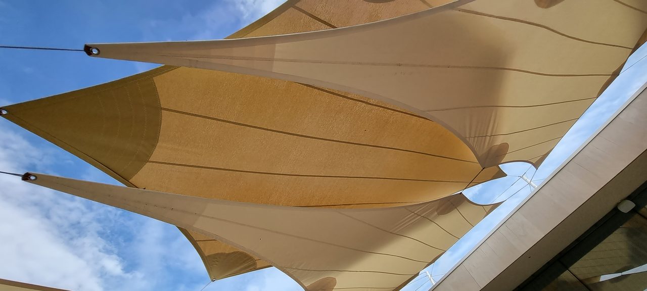 Voiles sable au-dessus des vignes, Champagne